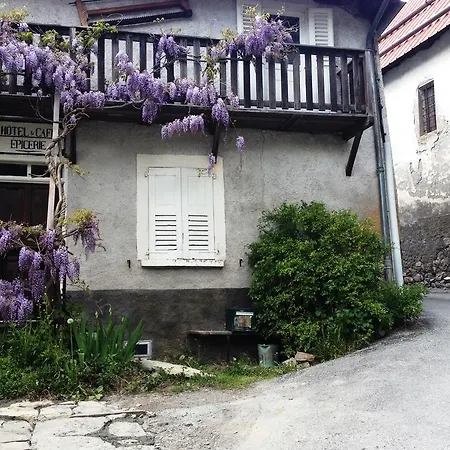 Camping River Le Martinet (Alpes-de-Haute-Provence)