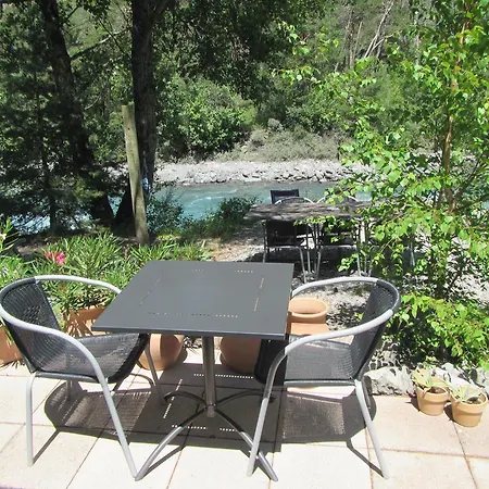 Kemp Camping River